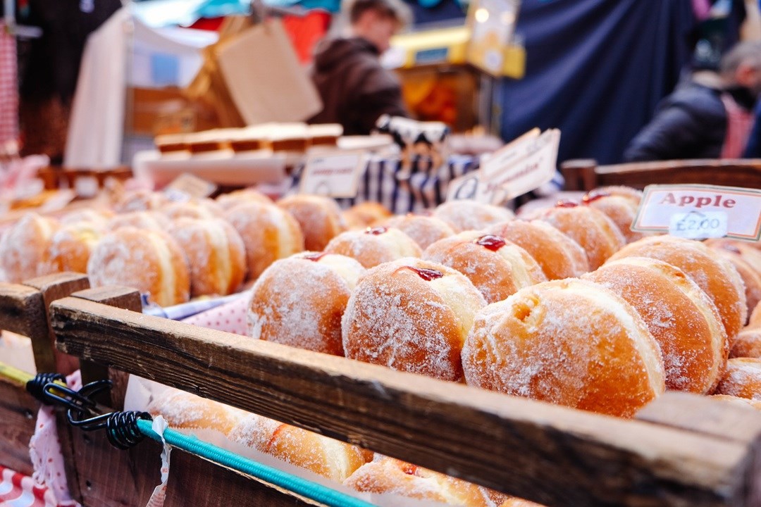 donuts with apple filling