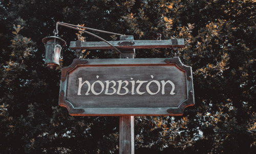 hobbiton sign