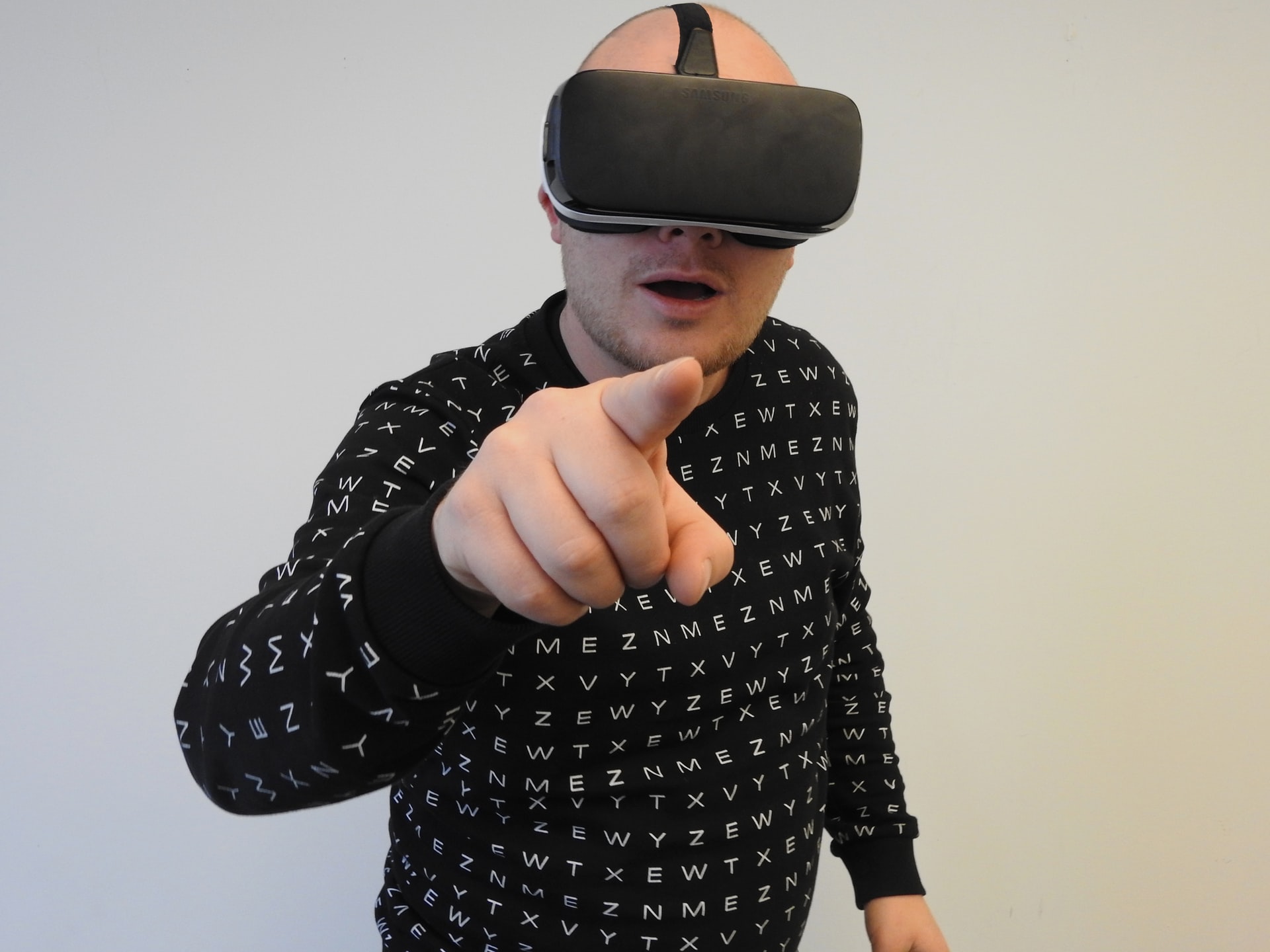 man wearing vr glasses