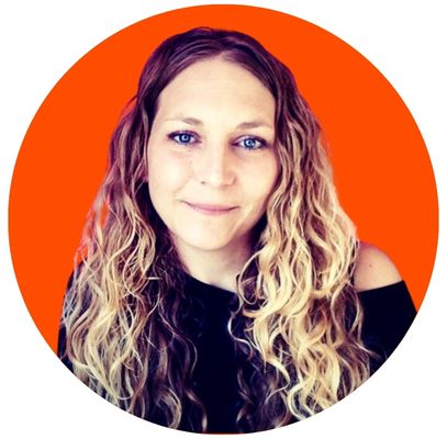 Headshot of Ashley Proctor, coworking expert and consultant